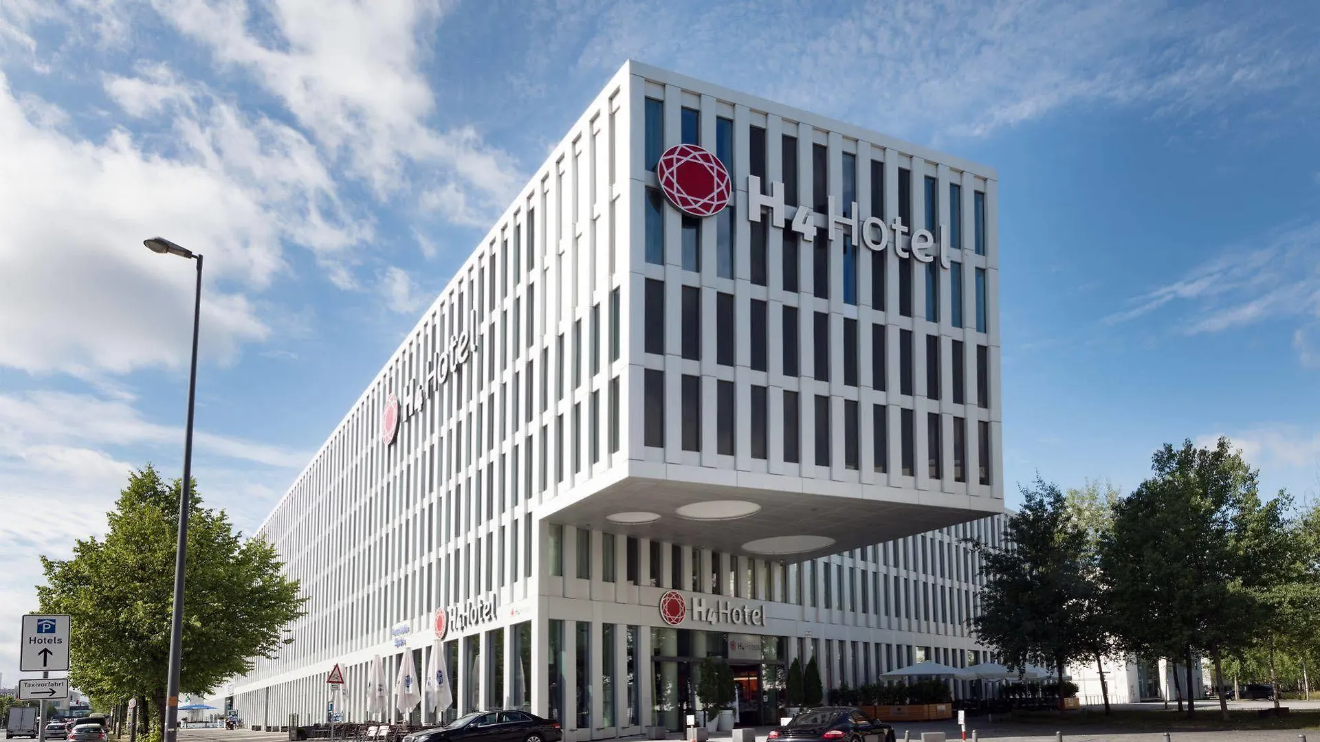 H4 Hotel Muenchen Messe location