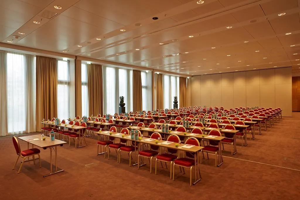 H4 Hotel Muenchen Messe מינכן